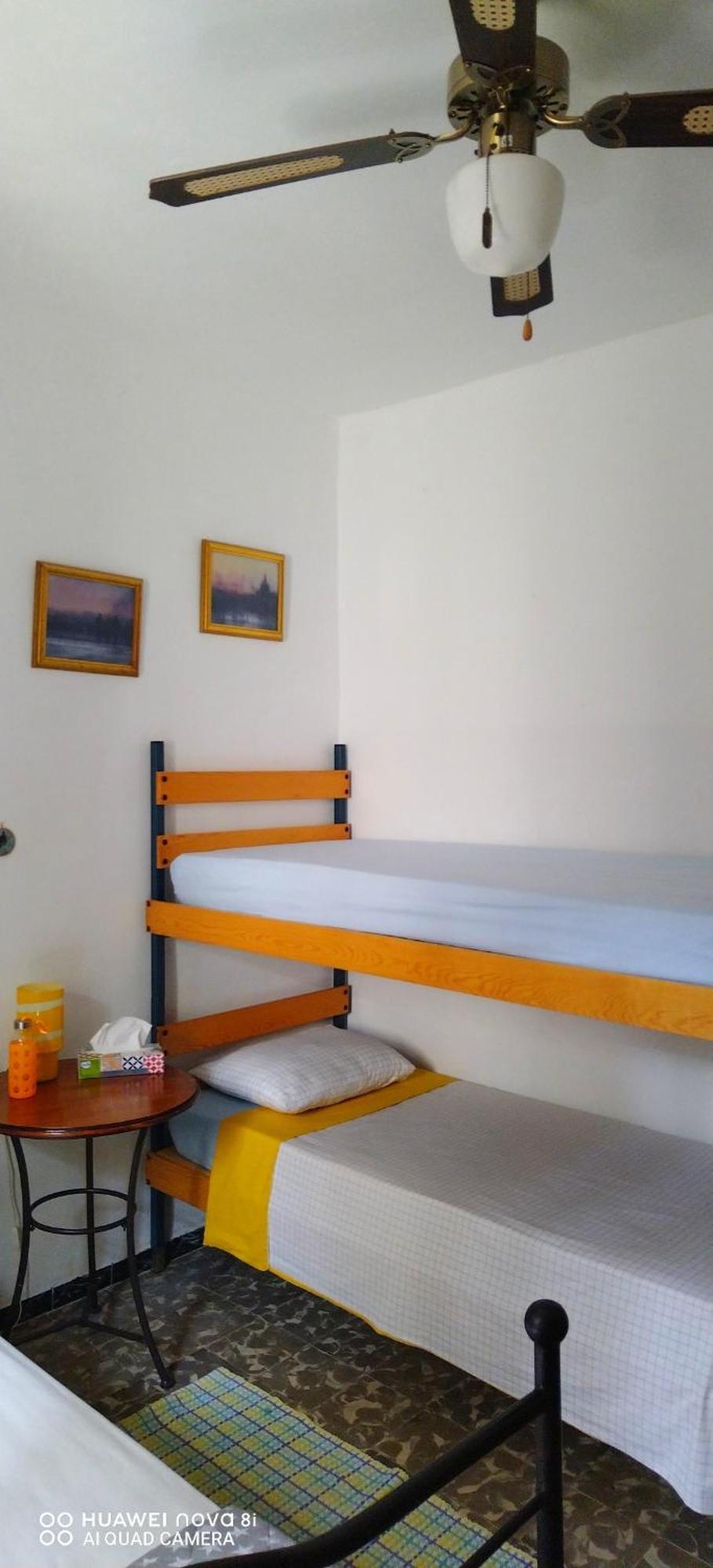 Los Amigos De Claude & Joanna Ontinyent Quarto foto