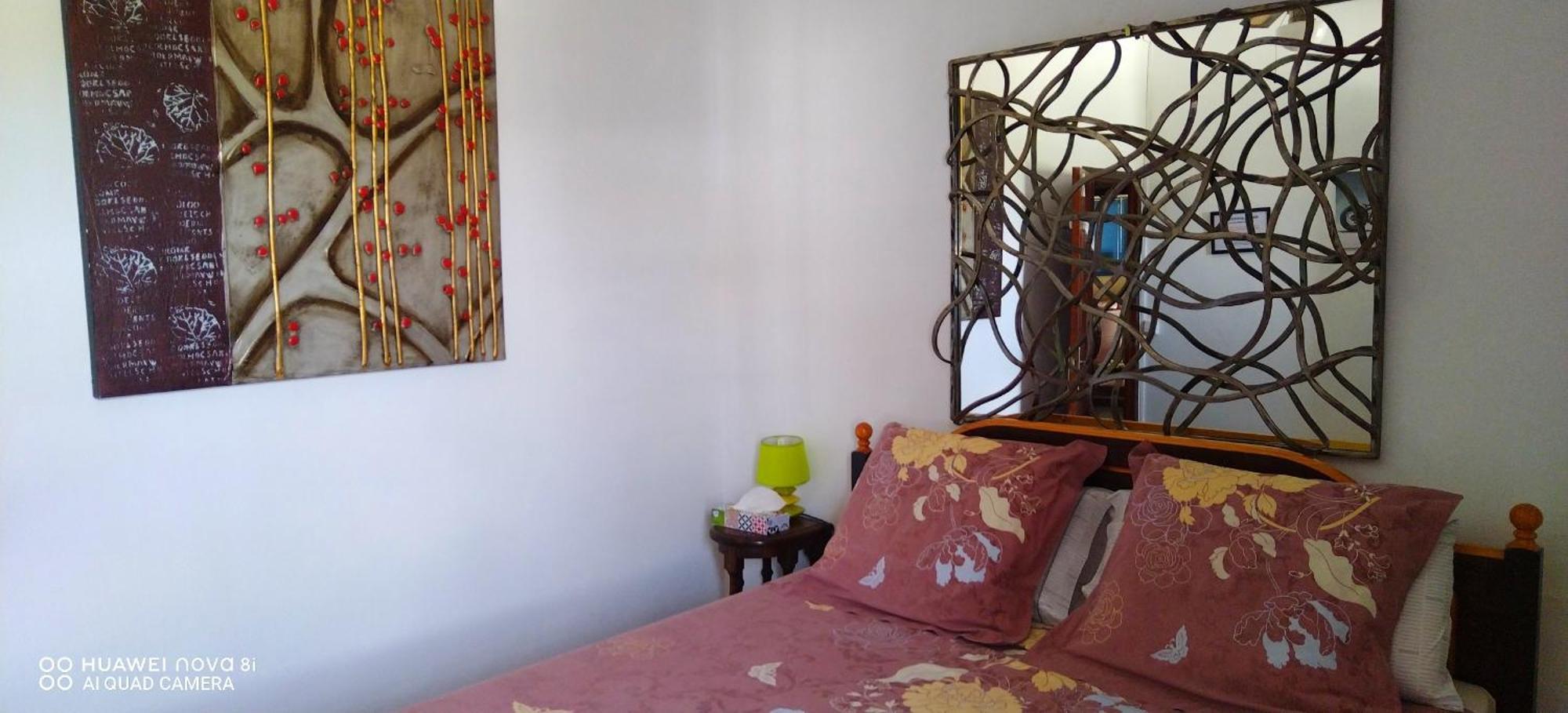Los Amigos De Claude & Joanna Ontinyent Quarto foto